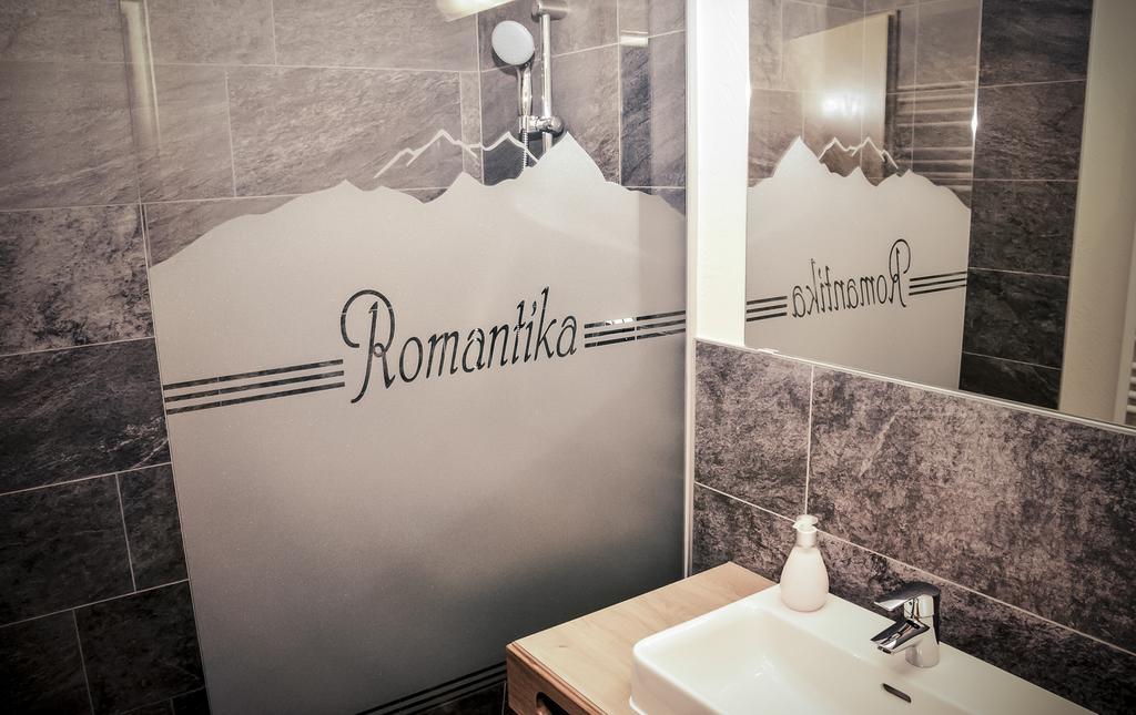 Hotel Garni Romantika Serfaus Ngoại thất bức ảnh